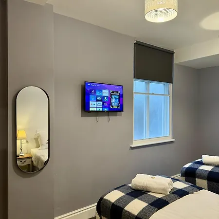 The Crescent 3* York