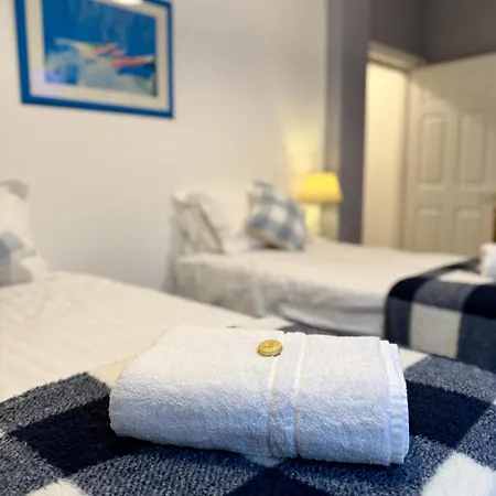 Guest house The Crescent