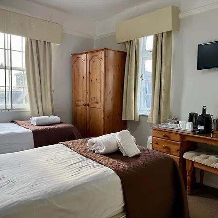 Guest house The Crescent