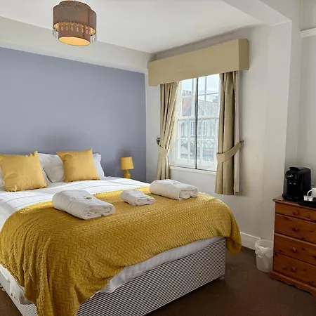 Guest house The Crescent