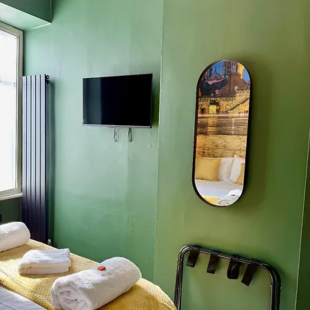 Guest house The Crescent *