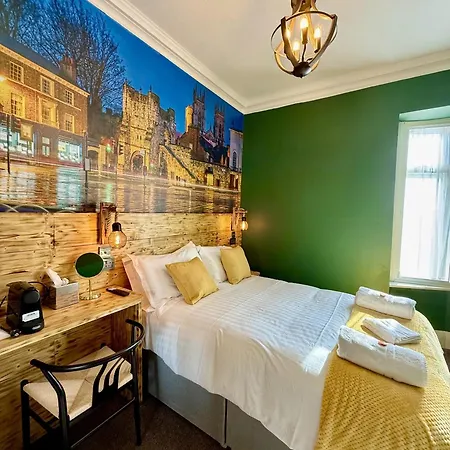 The Crescent Guest house *