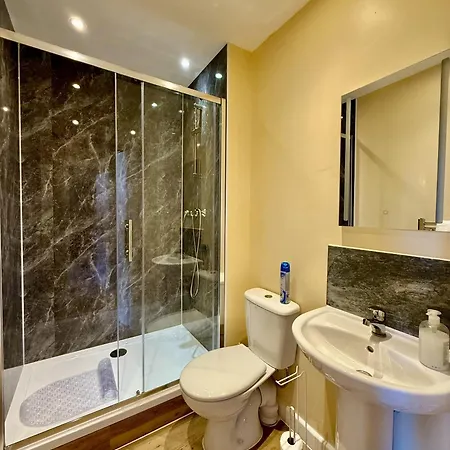 The Crescent Guest house 3*