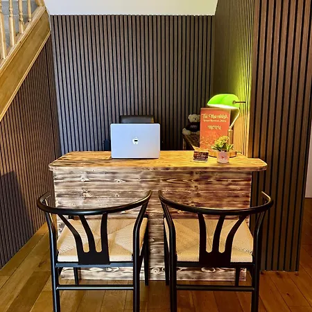 The Crescent 招待所