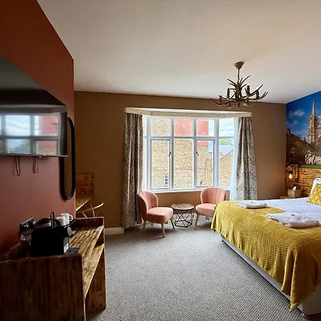 The Crescent 3* York