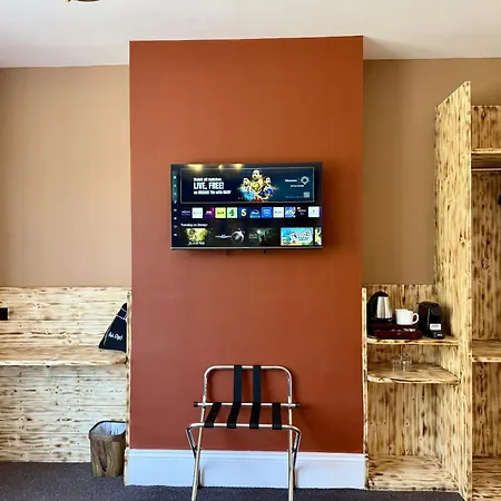 The Crescent 招待所