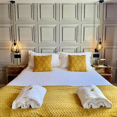 Guest house The Crescent