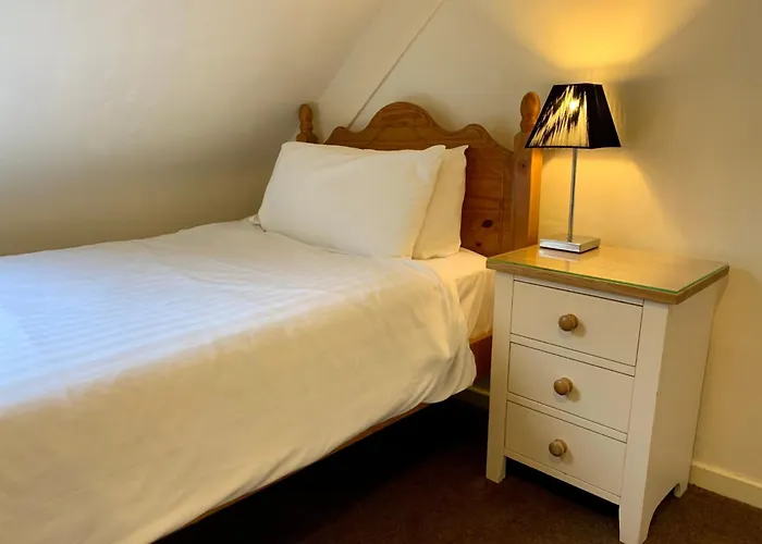 The Crescent 3* York