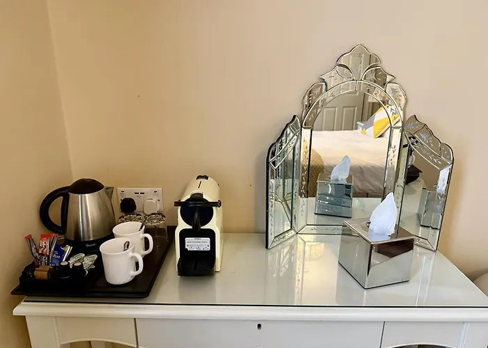 Guest house The Crescent