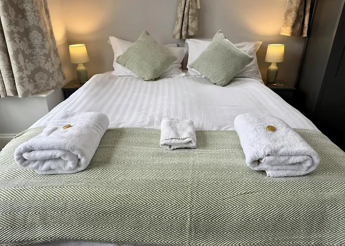 The Crescent Guest house 3*