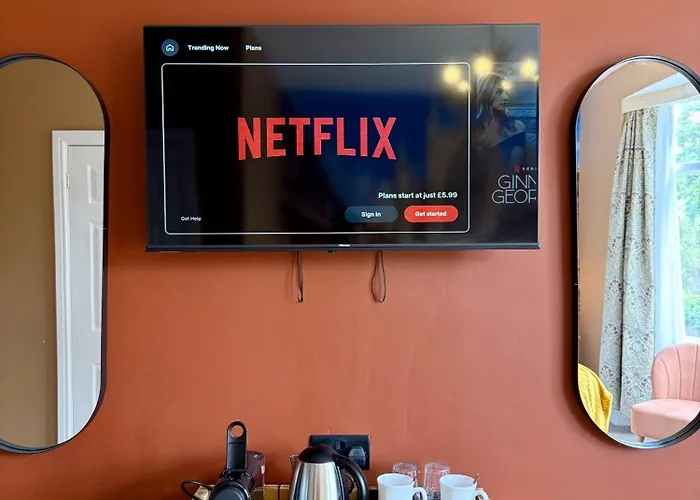 The Crescent 3* York