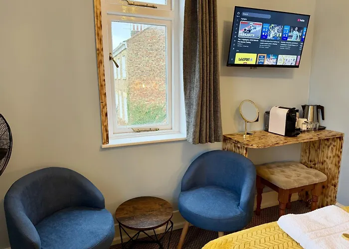 The Crescent Guest house 3*